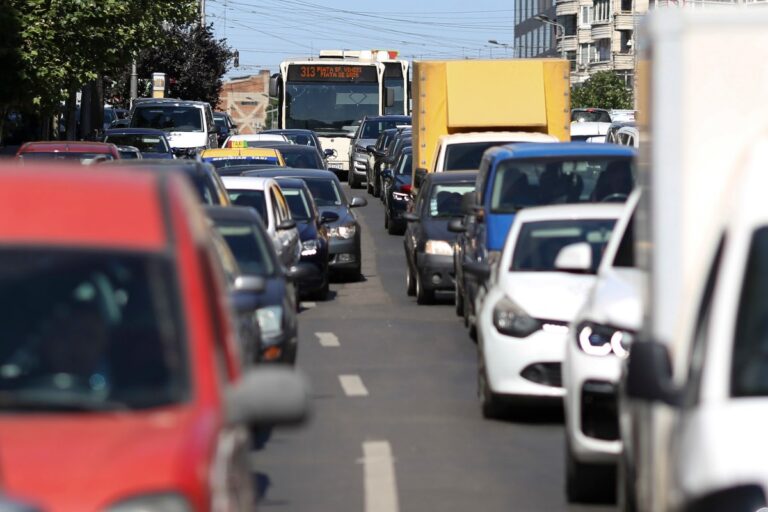 Târgu Mureș al șaptelea cel mai aglomerat trafic din țară. Pierdem 8,7 zile/an din cauza traficului