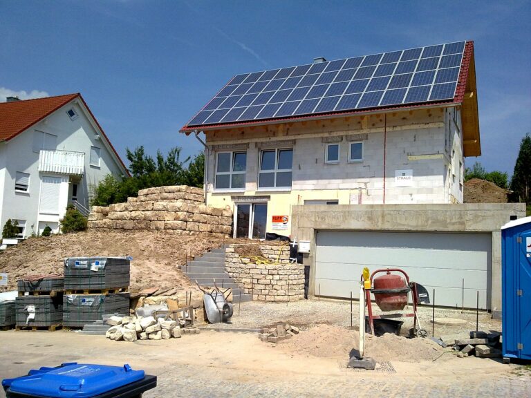APCE: 70% dintre prosumatori, înșelați de instalatori cu baterii neomologate