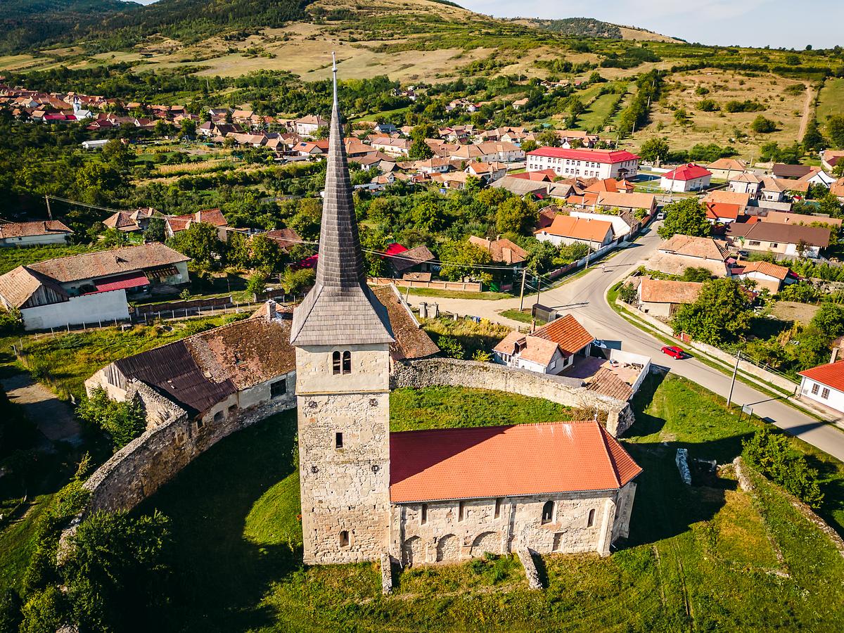 Ruta Sfântul Ladislau pe teritoriul României: Ansamblul Bisericii Reformate Fortificate Cricău