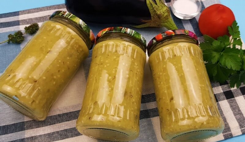 Delicii de pus pe iarnă: Vinete la borcan