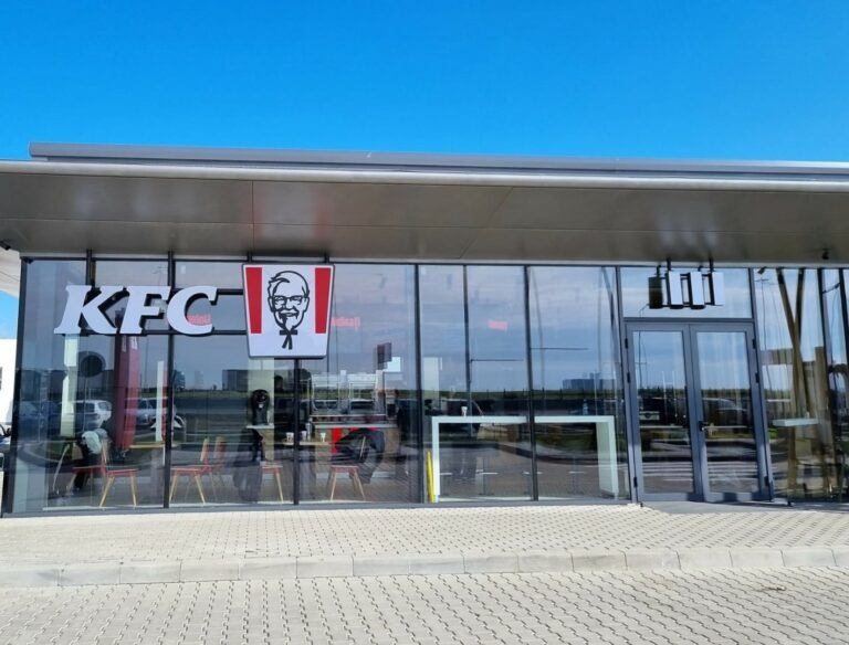 Fast-food-ul, la putere. KFC România a contribuit cel mai mult la dublarea profitului pentru compania mamă