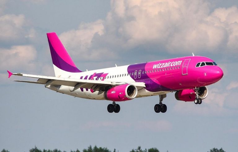 Wizz Air reia două curse din România