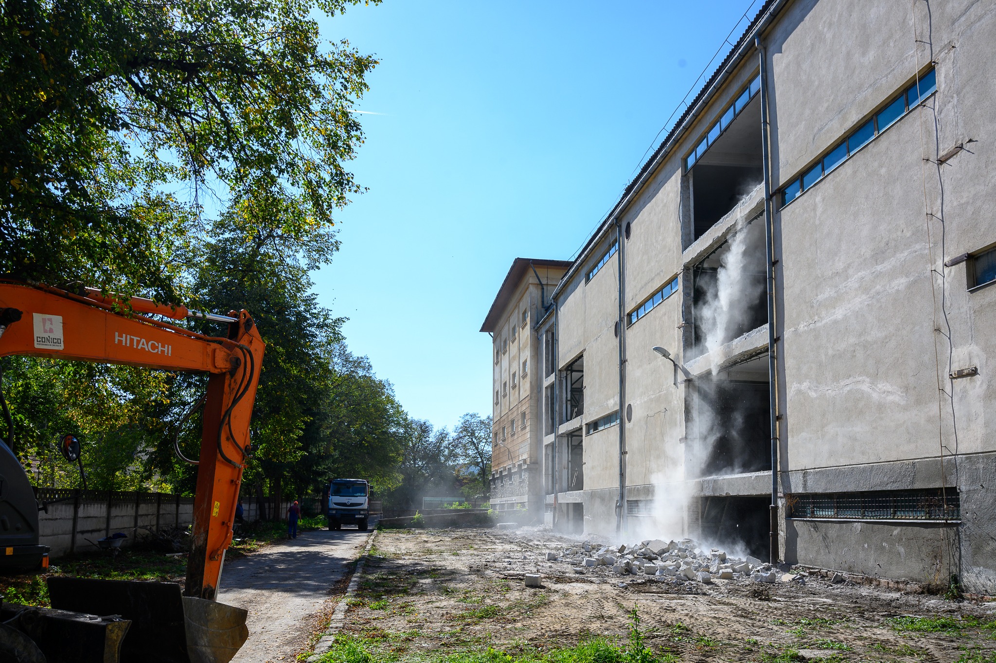 Cofetărie de epocă şi cafenea pe acoperişul viitorului muzeu al comunismului din Sfântu Gheorghe