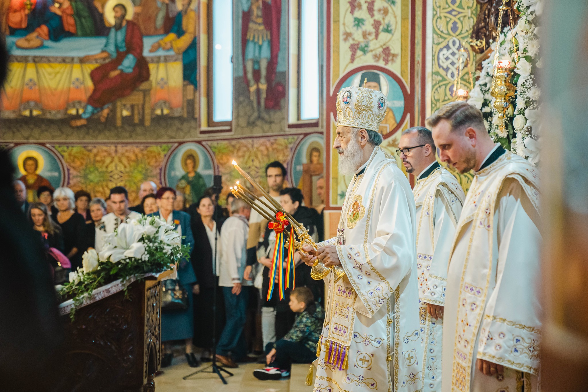Biserica Ortodoxă ”Adormirea Maicii Domnului” din cartierul Unirii a fost sfințită duminică