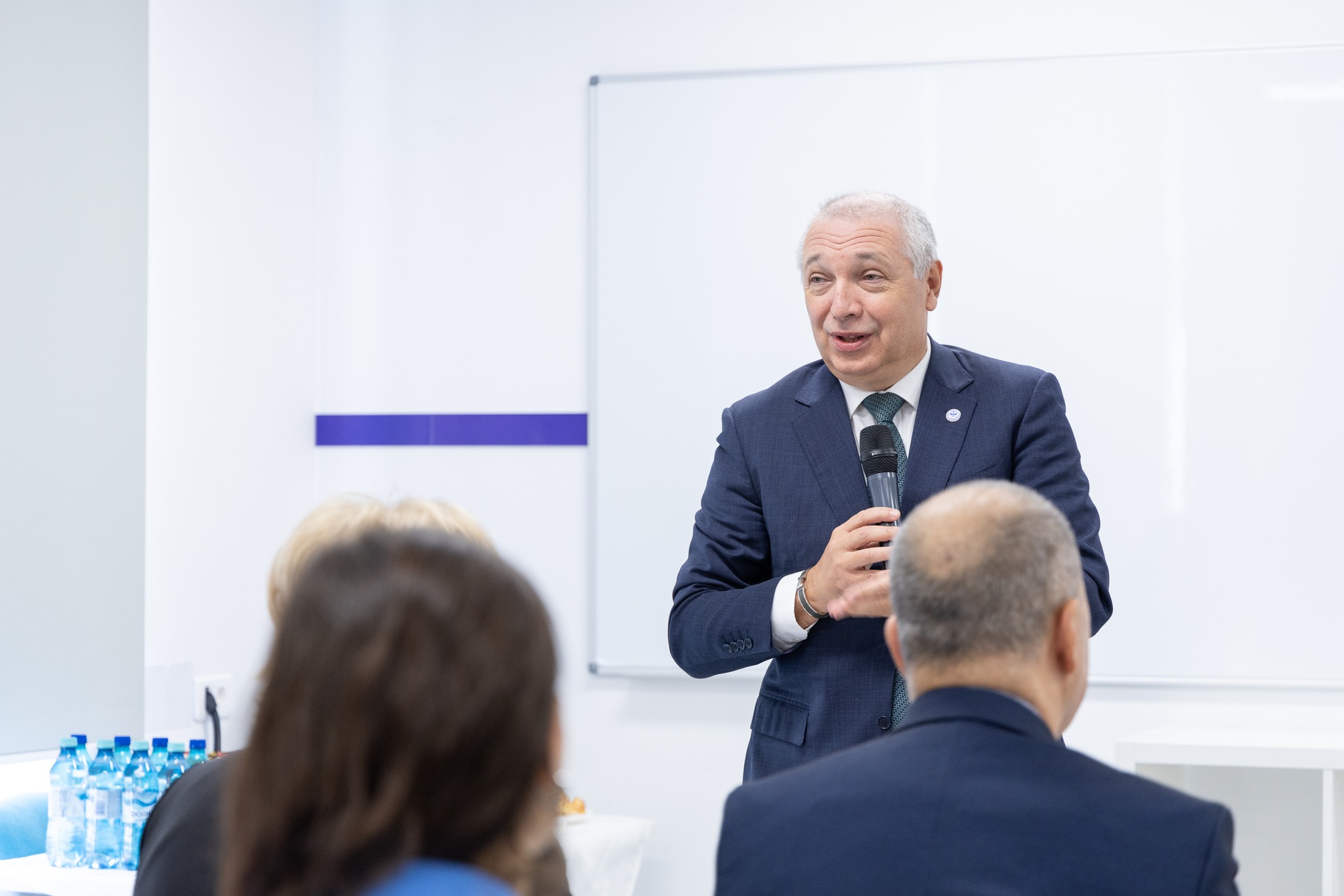  A fost semnat contractul pentru campusul universitar din Bistrița al extensiei Universităţii de Medicină din Târgu Mureş
