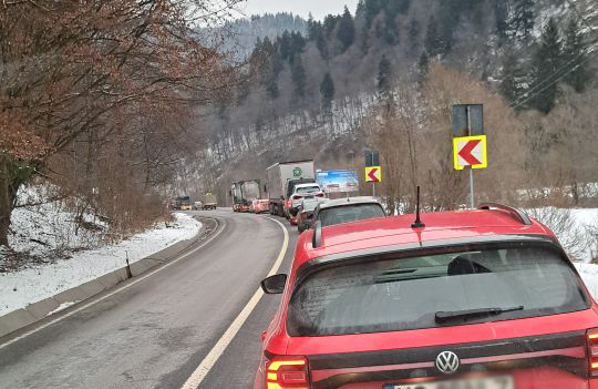 Trafic rutier blocat pe DN 15 Toplița-Reghin, în zona Sălard