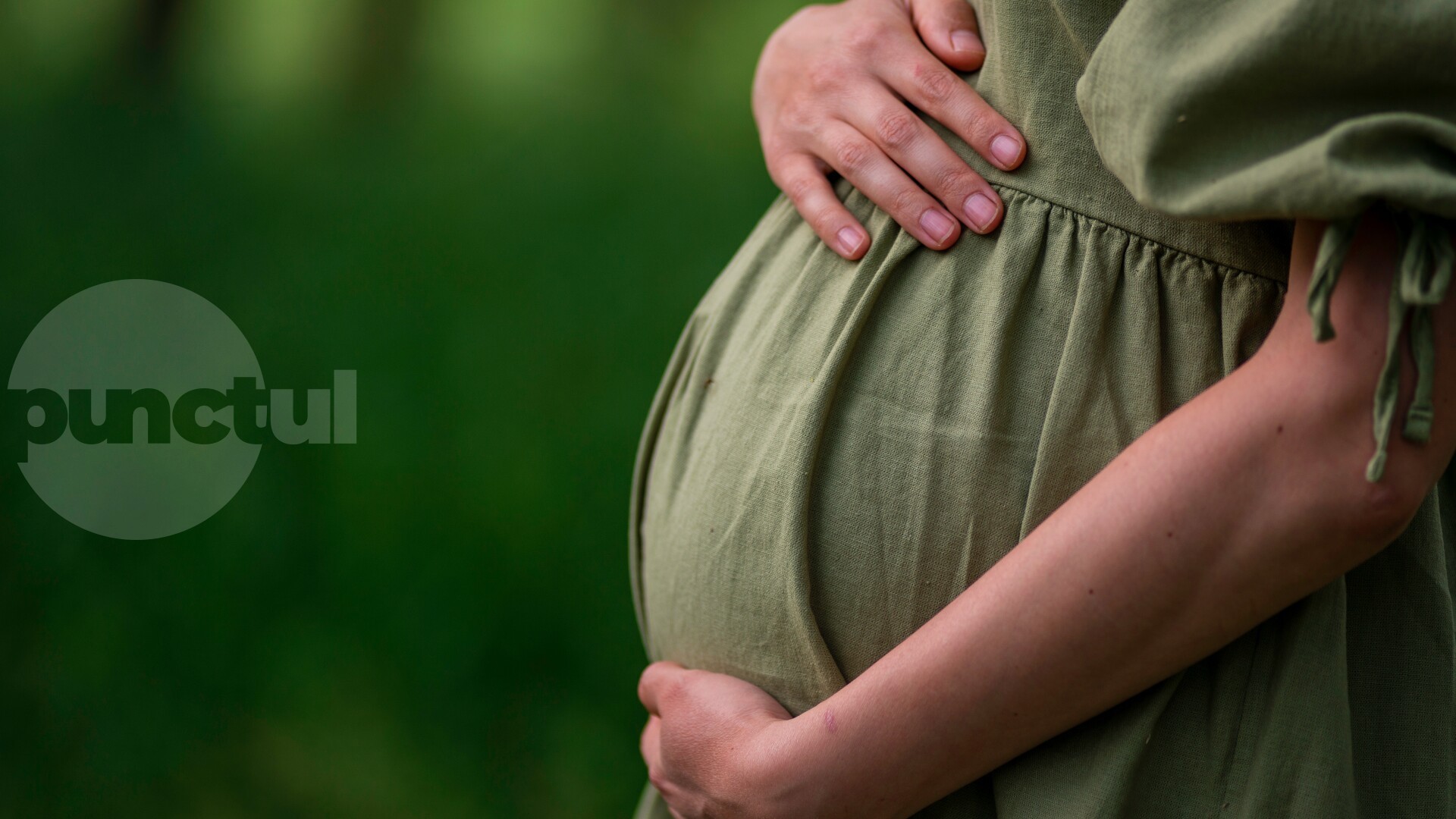 România are un număr alarmant de mame minore. Moașele au lansat un ghid preventiv