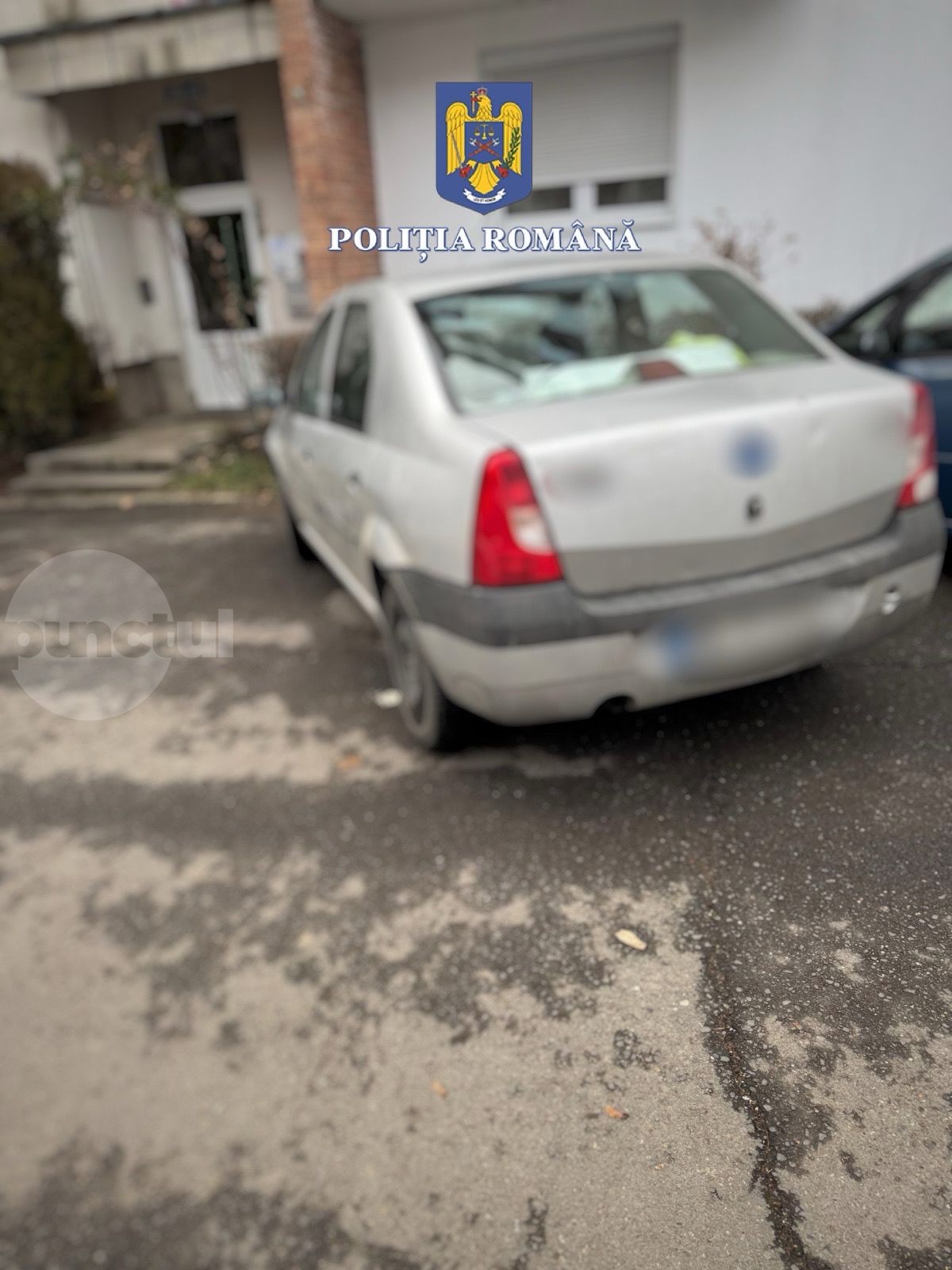 IDENTIFICAȚI DE POLIȚIȘTI ȘI REȚINUȚI DUPĂ CE AU SUSTRAS UN AUTOTURISM ȘI L-AU CONDUS PE DRUMURILE PUBLICE