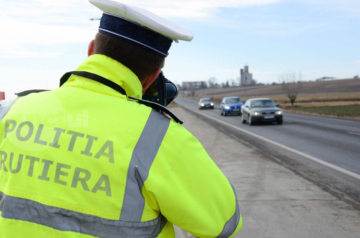 Un vitezoman care nu a oprit la semnalele Poliției a continuat să conducă în aceeași zi fără permis