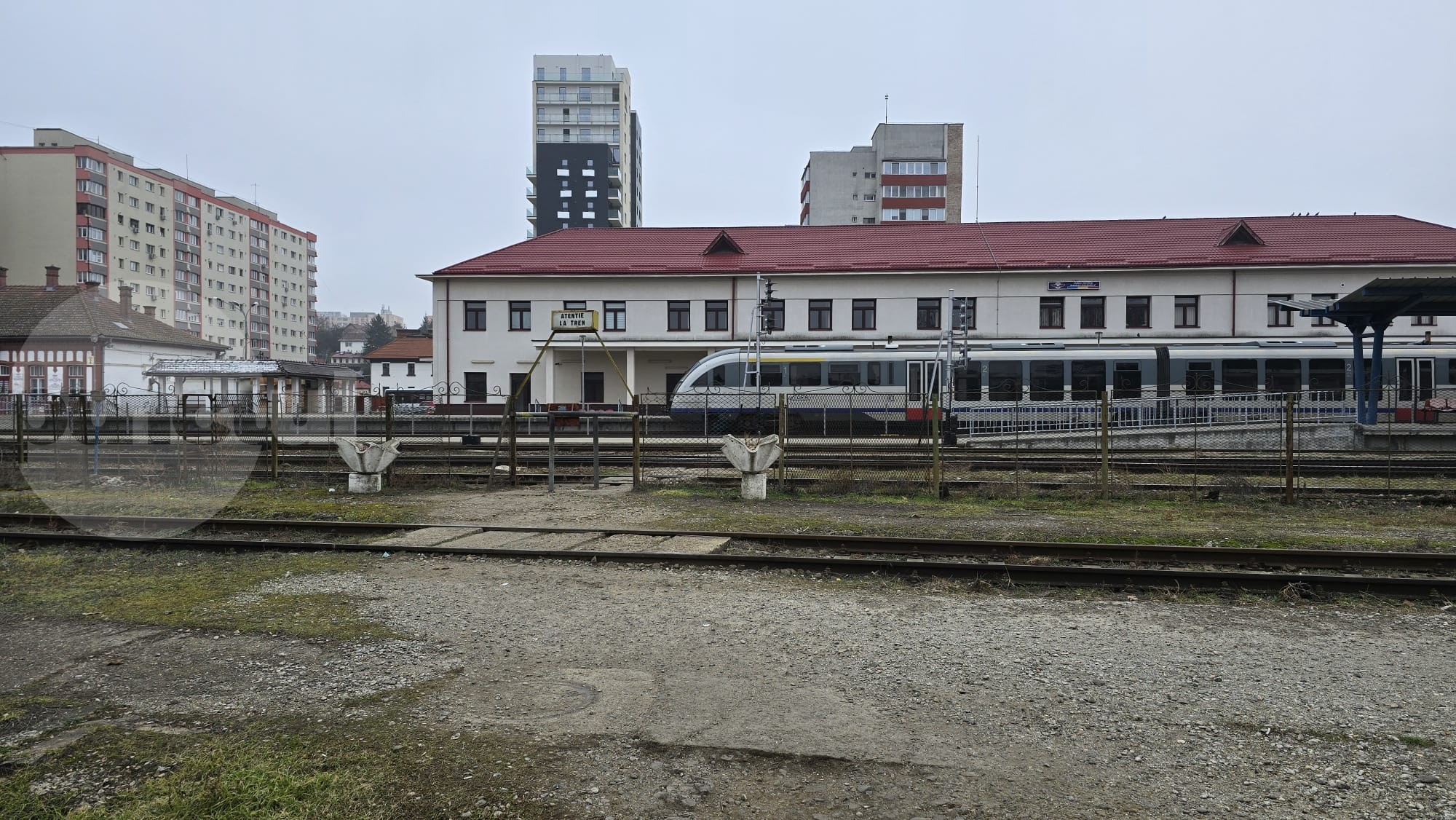 Studenții își pot cumpără online începând de astăzi bilete și abonamente de tren la preț redus