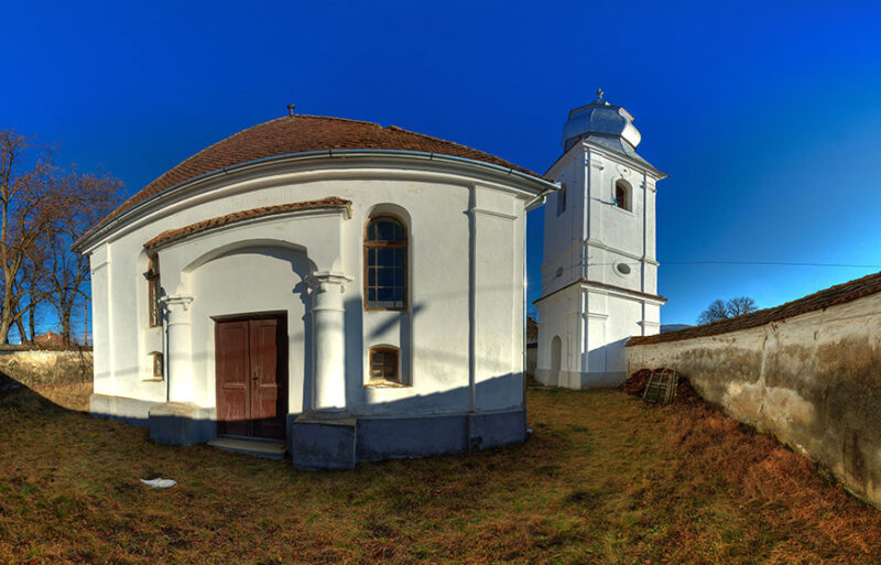 Comori din Ardeal: Biserica reformată Lisnău