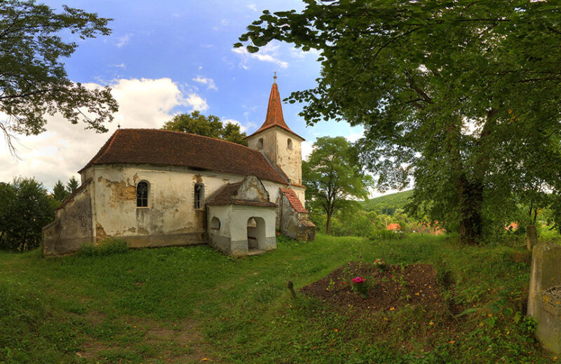 Comori din Ardeal: Biserica reformată Saciova