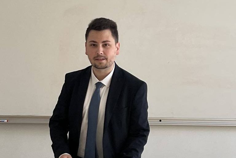 O premieră mureșeană, târnăveneanul DARIE DUCAN -Doctor în Literatură Comparată, la Sorbona