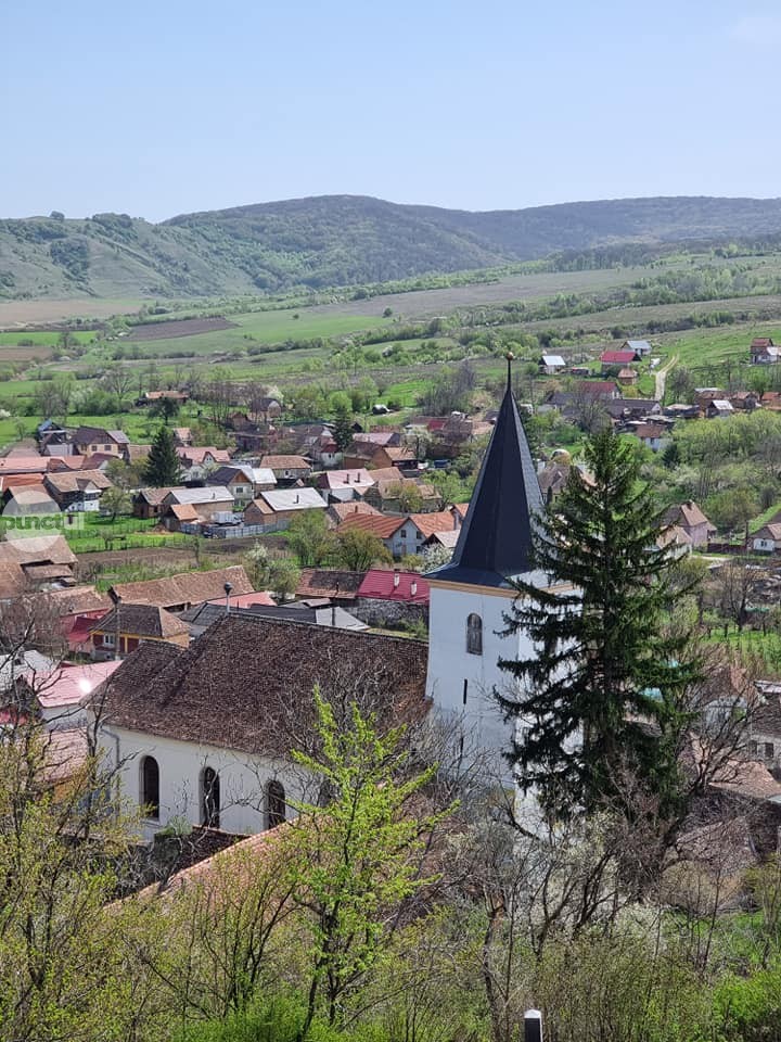 Biserica fortificată din Nadeș păstrează și astăzi farmecul autentic al satului transilvănean