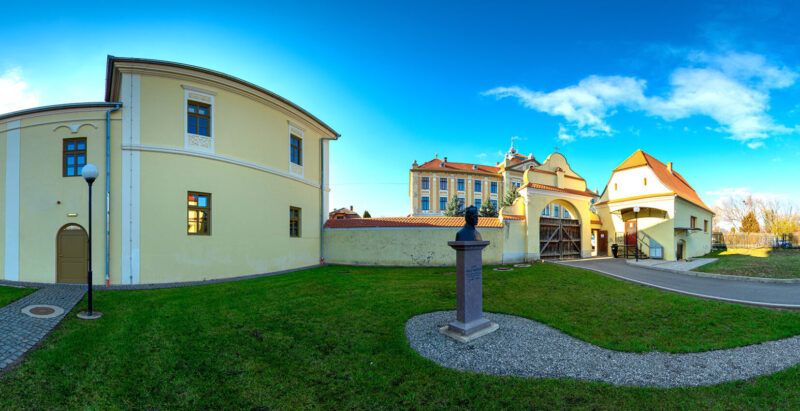 Capele și mănăstiri: Mănăstirea Minoriților din Târgu Secuiesc