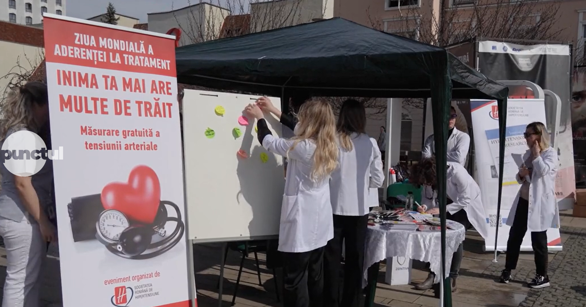 Campanie de măsurare a tensiunii arteriale în Piața Teatrului