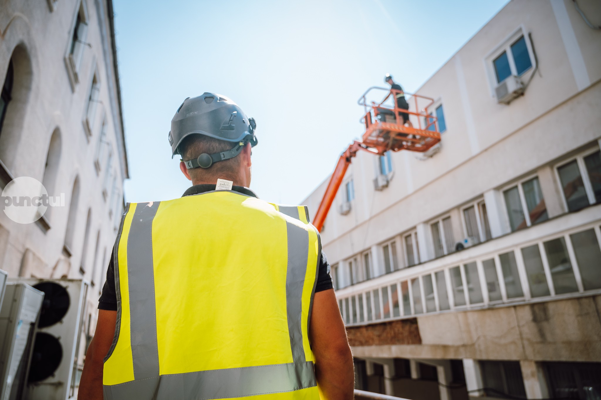 Clădirea administrativă a Consiliului Județean Mureș este în curs de reabilitare energetică