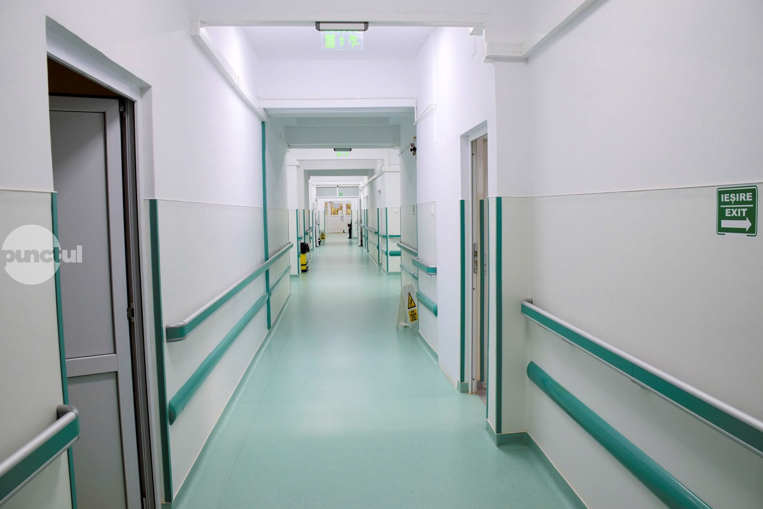 Medicii din spitalele din Mureș riscă revocarea dreptului de practică pentru servicii fictive