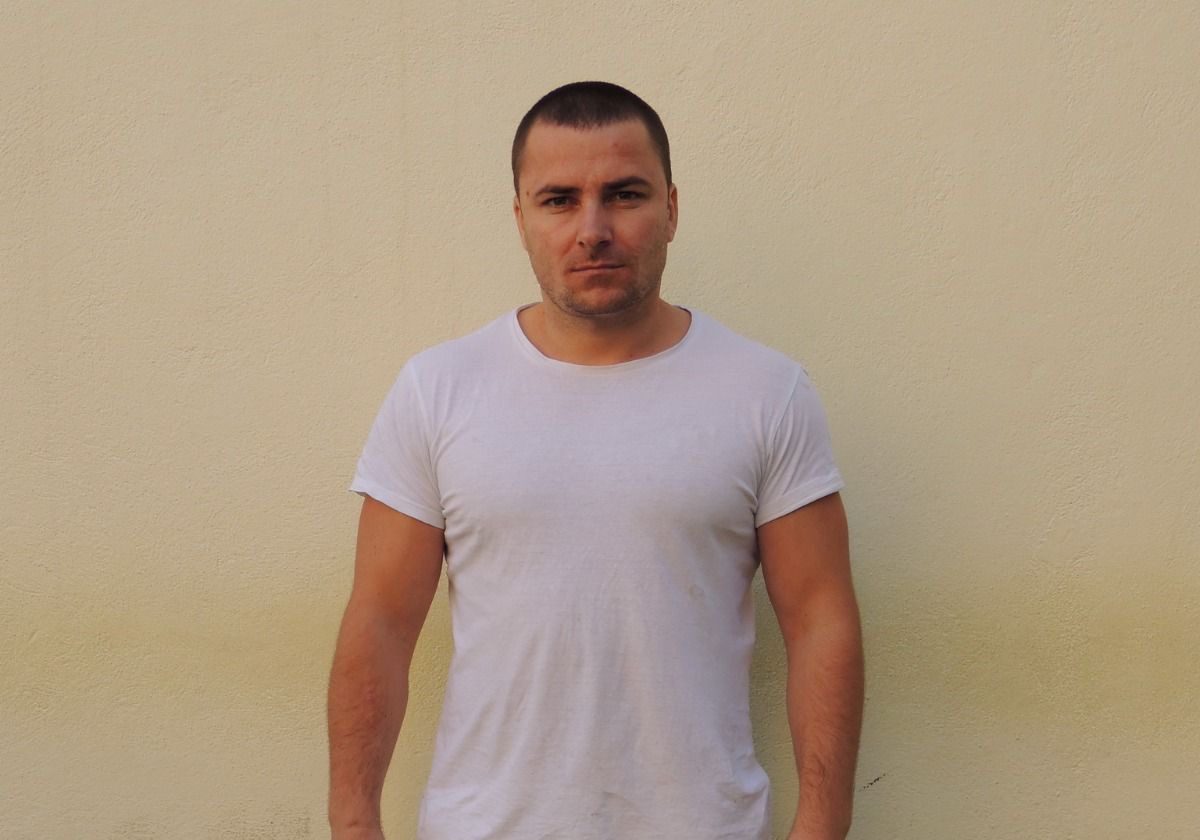 Bărbatul dat în urmărire după crima din Mureș a violat o minoră de 13 ani, dar a fost pedepsit cu suspendare, apoi a comis primul omor