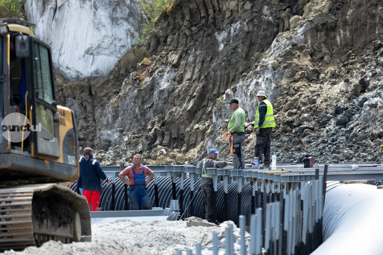 Noi întârzieri la șantierul de la Praid în timp ce solul minei se deplasează și apar infiltrații cu sare