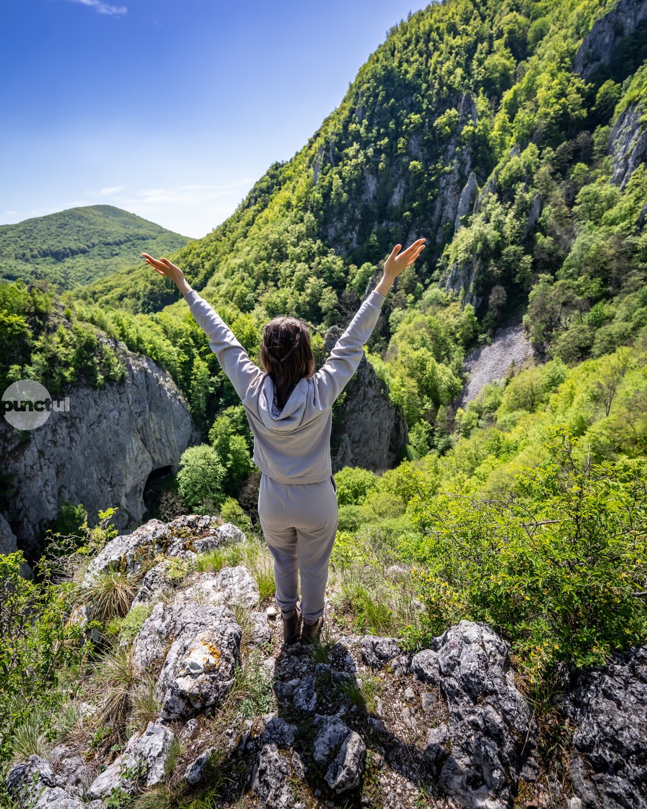 Descoperiți magia Rezervației naturale Cheile Vârghișului