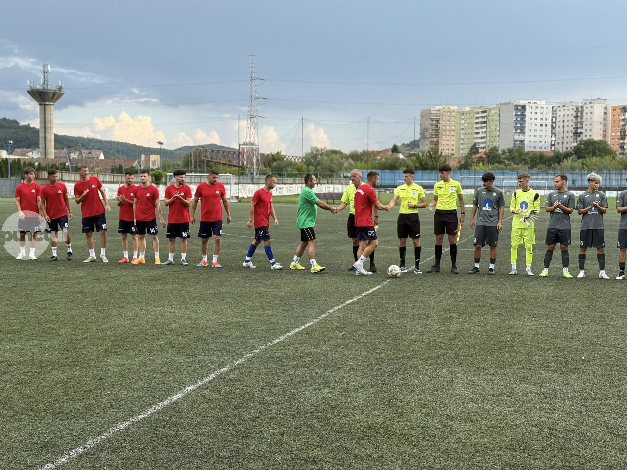 La Târnăveni încă n-a ajuns austeritatea bugetară: Primăria și-a făcut echipă de fotbal de județ, deși orașul mai are una