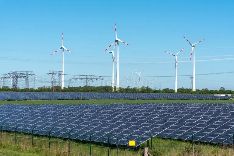România exportă energie fotovoltaică la prețuri de nimic în Ungaria, din cauza lipsei sistemelor de stocare