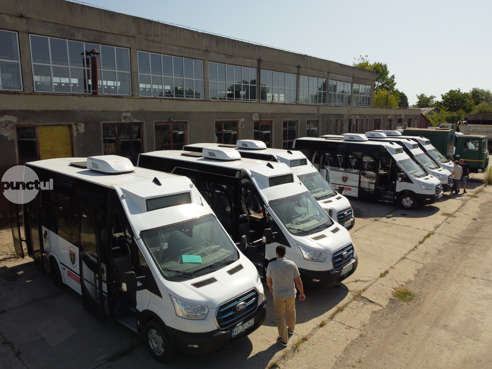 Afacerea microbuzelor școlare electrice la suprapreț ”curentează” și în județul Mureș. Un microbuz a costat de două ori și jumătate mai mult decât prețul normal