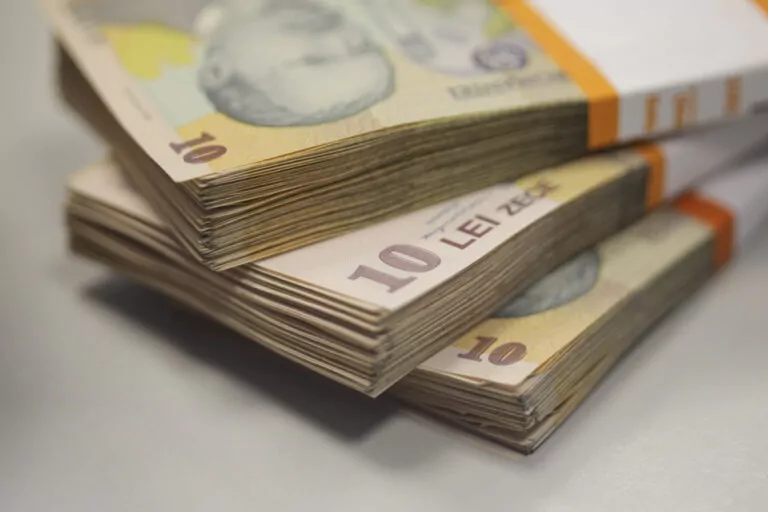 Titluri de stat, cu dobânzi de 8,20%. Cu cel mai mare deficit din UE, statul se împrumută din nou