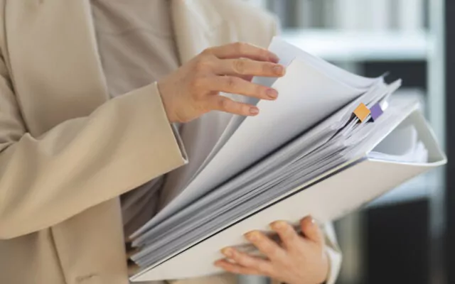 Guvernul interzice detașările în sectorul public până la finalul lui 2026