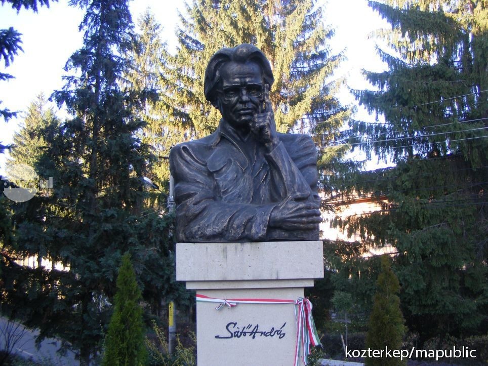 Undă verde pentru concursul pentru statuia lui Sütő András în Piața Teatrului