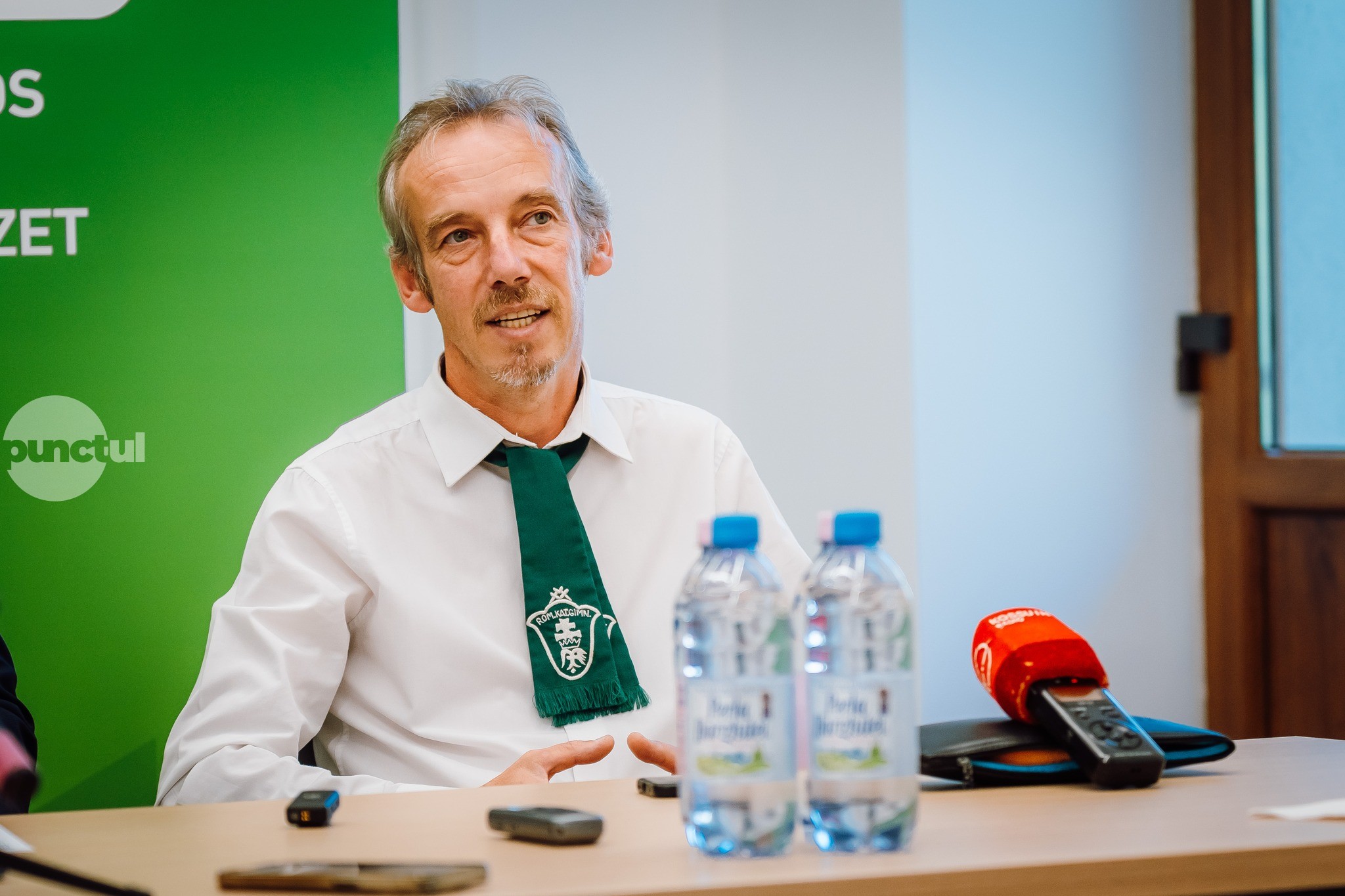 Revocat ca adjunct de la „Bolyai Farkas” și numit director la Liceul Romano Catolic, dintr-un foc