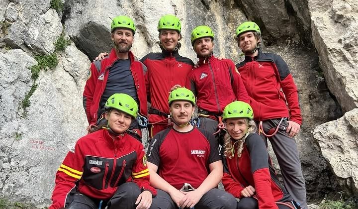 Șapte tineri din județul Mureș au promovat cu succes Școala Națională de Vară a Salvamont