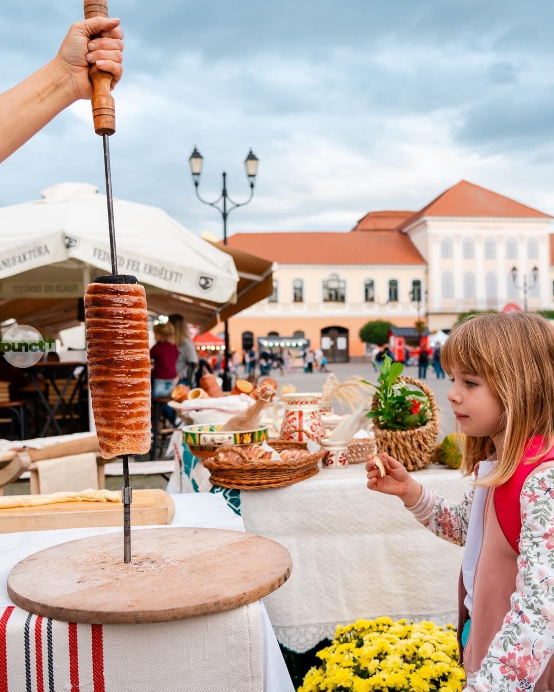 Târgul de Toamnă și Festivalul Kürtőskalács revin în Piața Libertății din Sfântu Gheorghe!