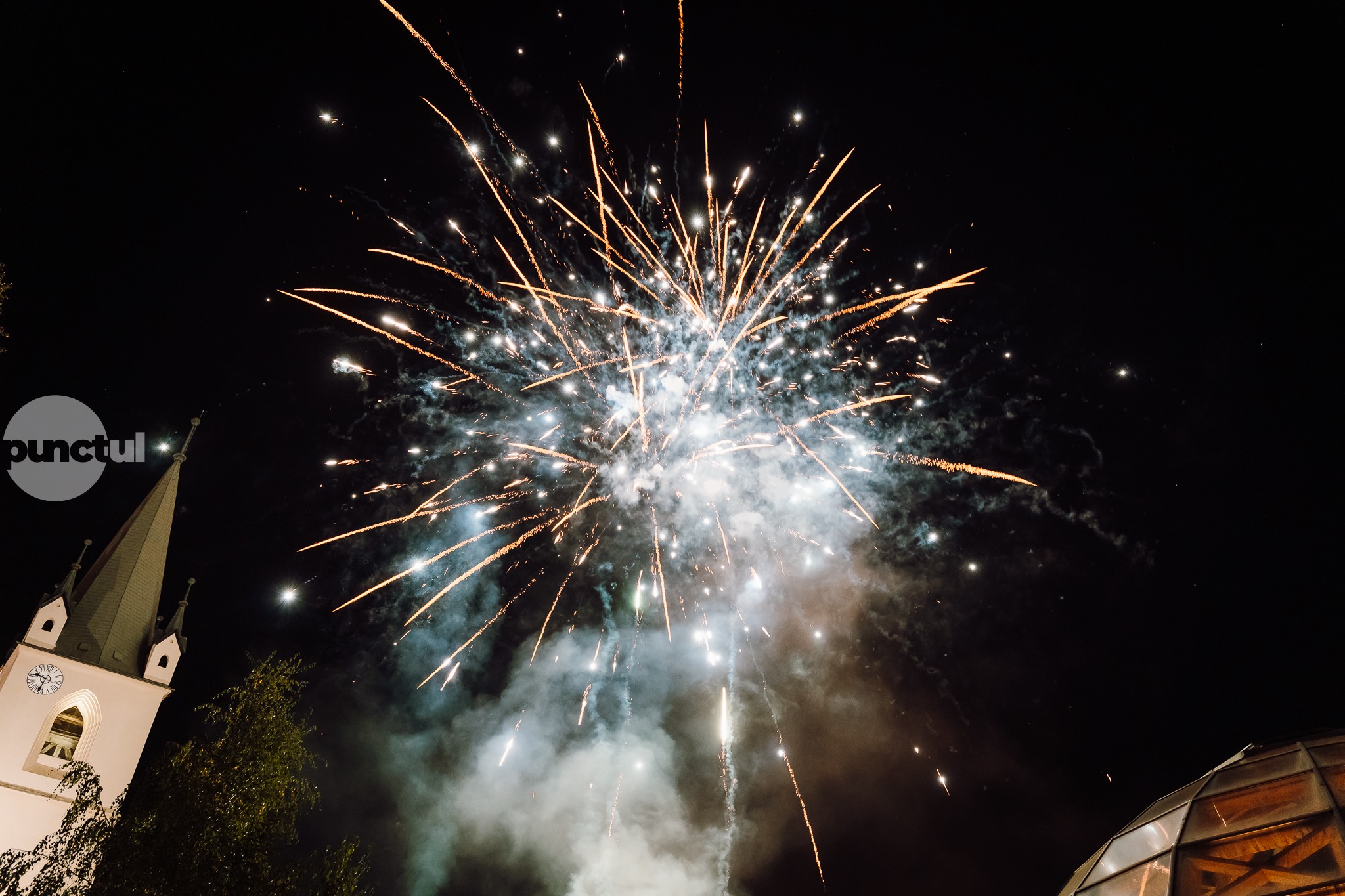 Festivalul Magia Florilor s-a încheiat cu un foc de artificii