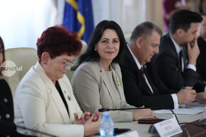 Reintroducerea BURSELOR DE EXCELENȚĂ OLIMPICĂ și REVENIREA LA PLATA CU ORA pe ordinea de zi a Camerei Deputaților