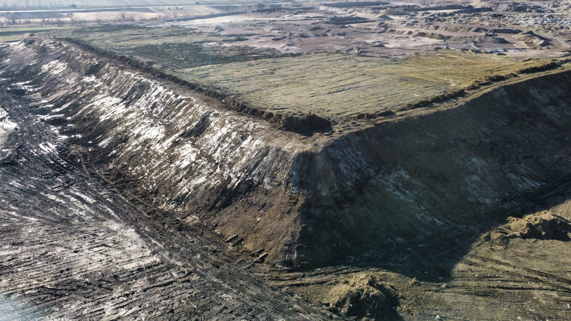 Cu un mic efort birocratic România poate face o tranziție verde la Târnăveni. Fosta platformă chimică poate deveni un model european de reconversie industrială