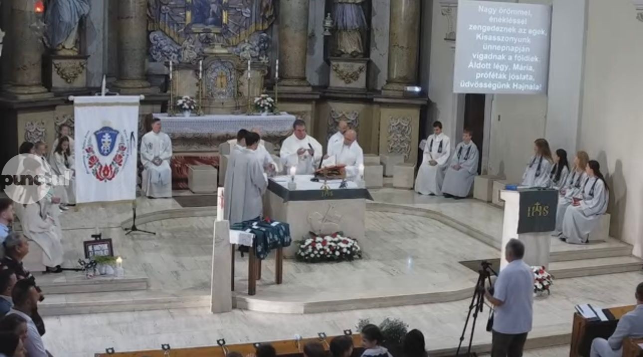 Anul școlar începe cu o slujbă Veni Sancte la Liceul Teologic Romano-Catolic din Târgu Mureș