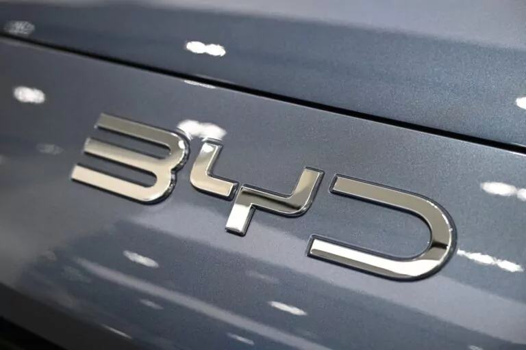 Chinezii de la BYD vor începe producţia la noua sa fabrică de mașini electrice din Ungaria până la finalul anului