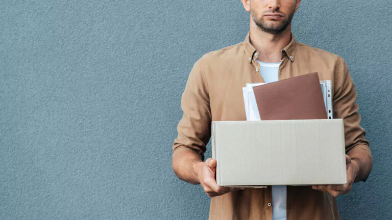 Guvernul va reduce durata ajutorului de șomaj