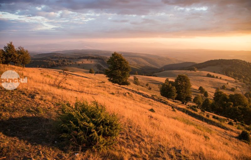 Lăsați grijile deoparte și porniți pe traseele spectaculoase din Munții Bodoc!