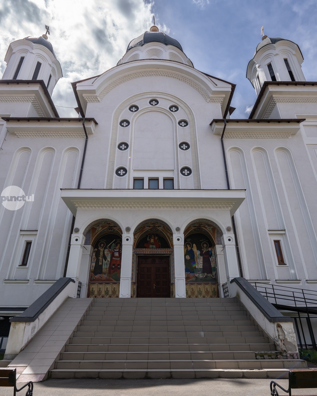 Descoperiți Catedrala Ortodoxă „Sfântul Gheorghe” şi „Sfântul Nicolae”, un adevărat reper arhitectural al orașului covăsnean!