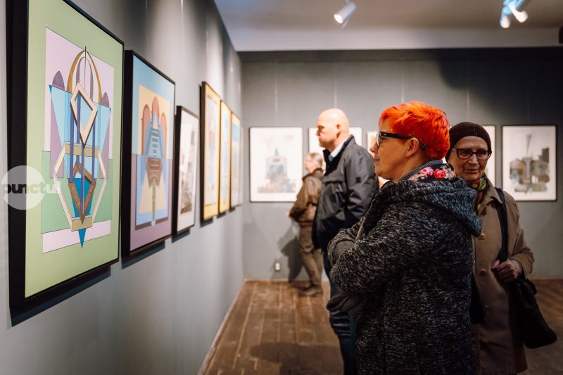 Inaugurare la Galeria Cetății a expoziției „Între plan și infinit” în prezența artistului 𝐕𝐚́𝐬𝐚́𝐫𝐡𝐞𝐥𝐲𝐢 𝐀𝐧𝐭𝐚𝐥