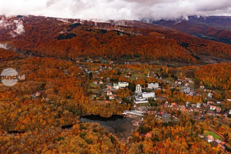 Sovata în straie de toamnă (foto)