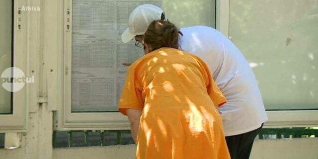 Profesorii nu mai au voie să discute despre performanțele elevilor în fața clasei și în ședințele cu părinții