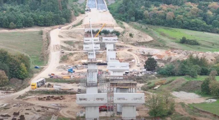 (Video) Autostrada Transilvania. Cum avansează lucrările în secțiunea Suplacu de Barcău – Chiribiș