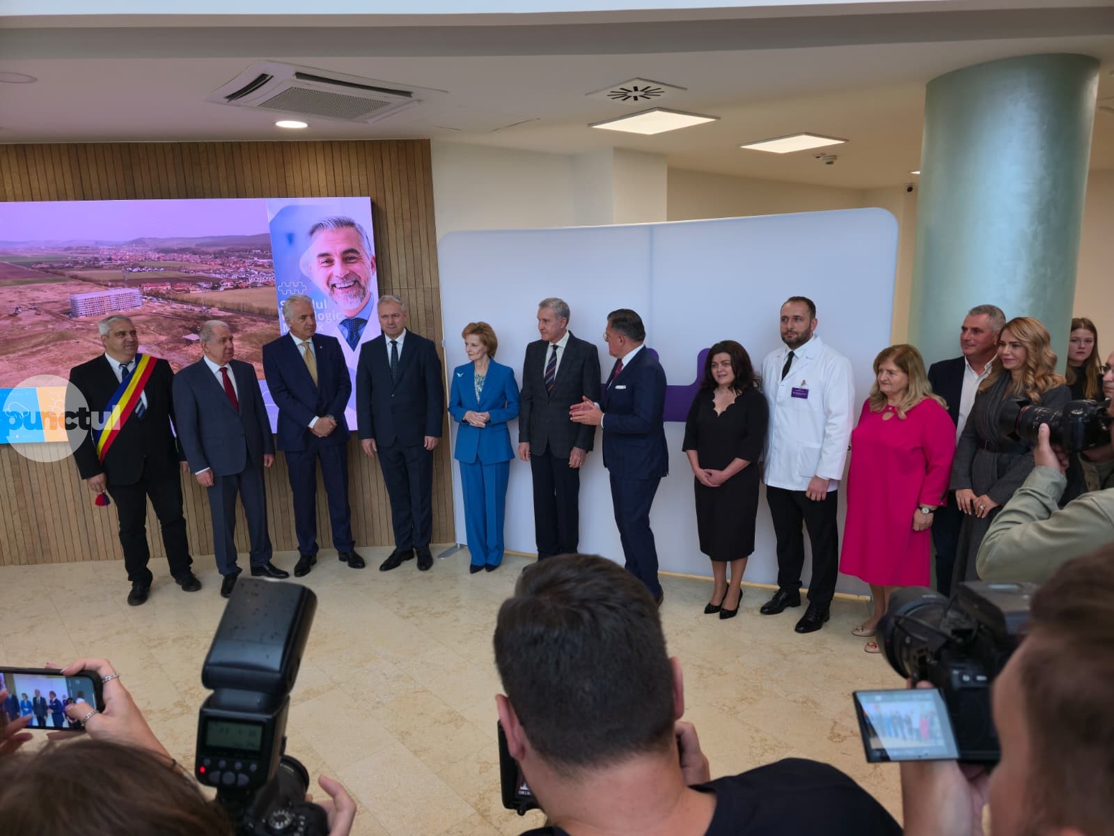 Filmul complet al vizitei regale la Spitalul Medex (video)