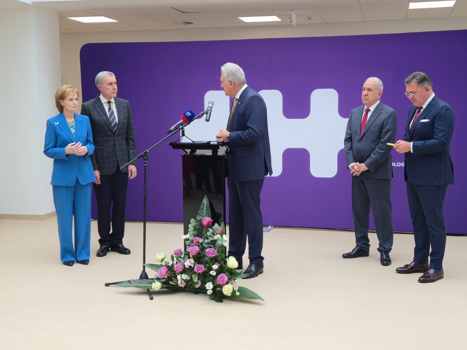 Majestatea Sa Margareta la Medex: Partea spirituală în tratament este ceva nou, cred, pentru România