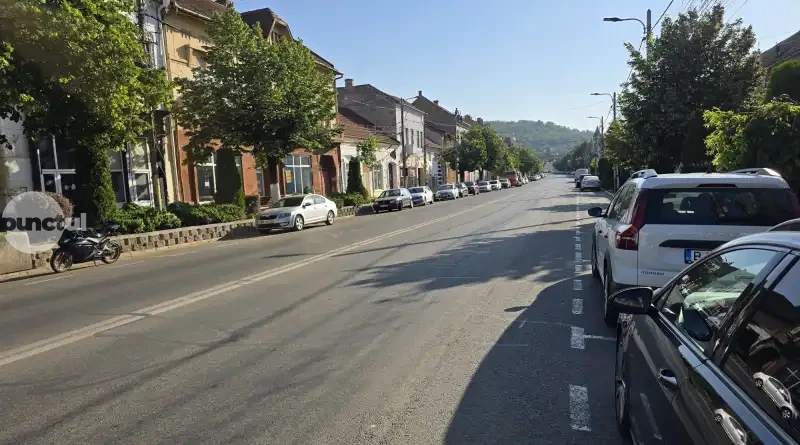 La Târnăveni se implementează de luni sistemul de parcări cu plată