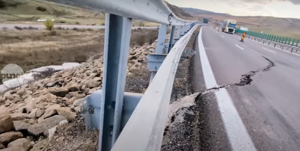 O porțiune din autostrada A10, sensul de mers Aiud – Turda, s-a surpat